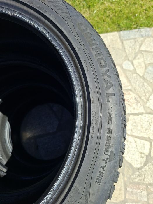 Зимни гуми Uniroyal 235 45 17