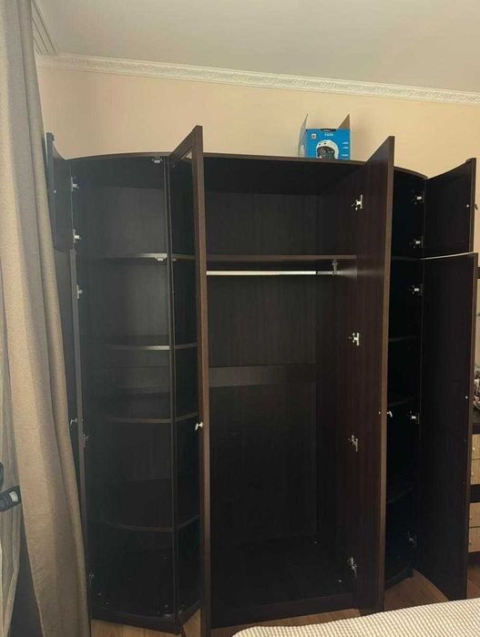 Шкаф в спальню + комод + зеркало