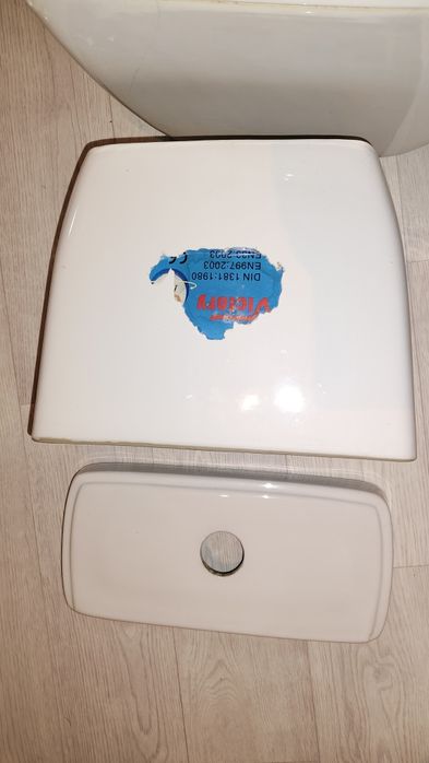 Продам б.у. бочок на унитаз