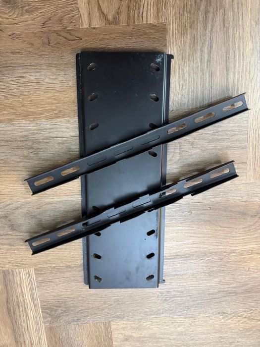 Продам кронштейн