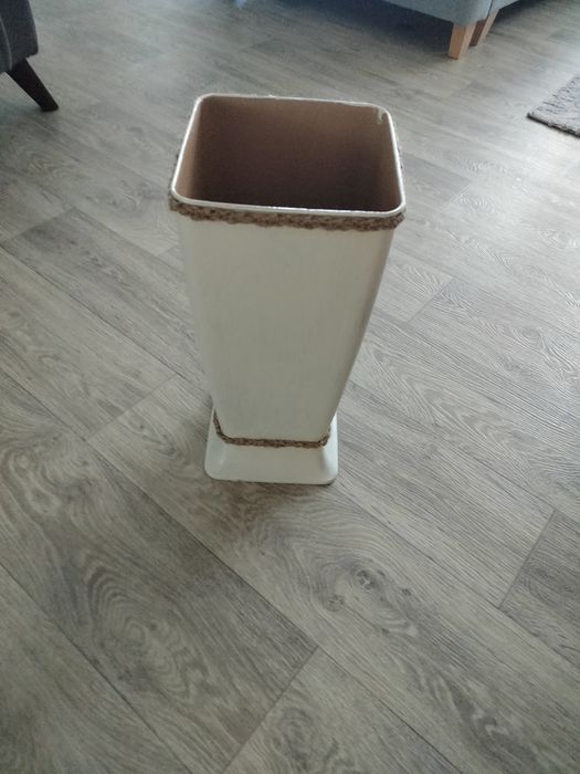 Вазон для цветов