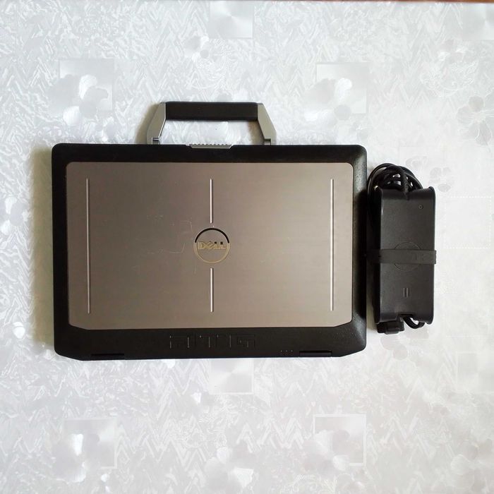 DELL Core i7 + SSD 120 Gb.