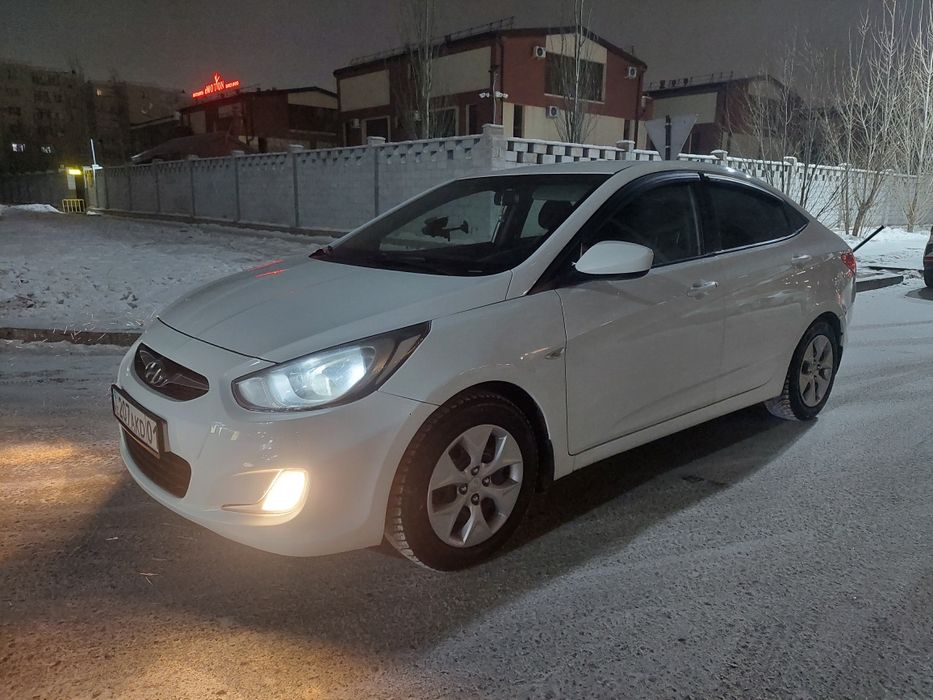 Хундай Акцент 2013 год