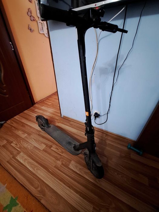 Vand trotineta electrica xiaomi.