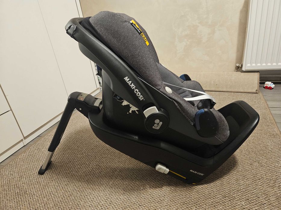 Scoica auto Maxi Cosi Pebble Plus + Isofix