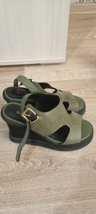 Продаётся обувь женская б/у