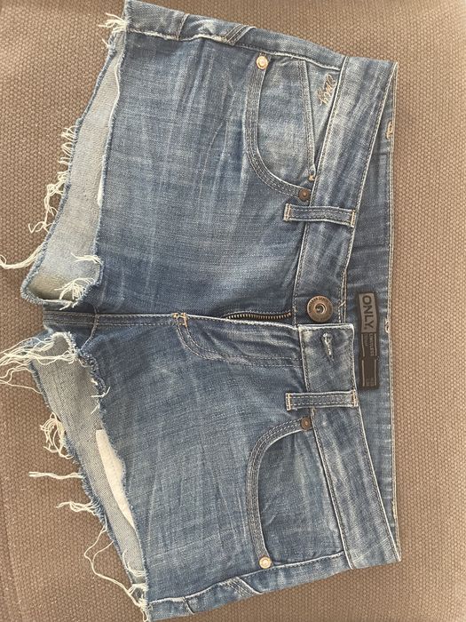 Pantaloni scurti blugi Only marimea M