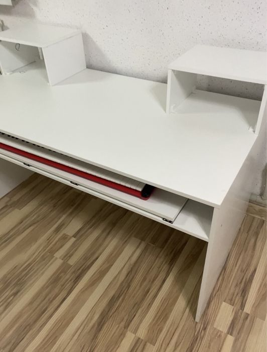 Компьютерный стол для студии срочно