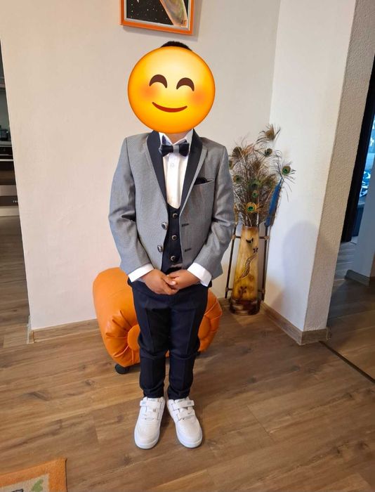 Детски костюм за момче размер 122