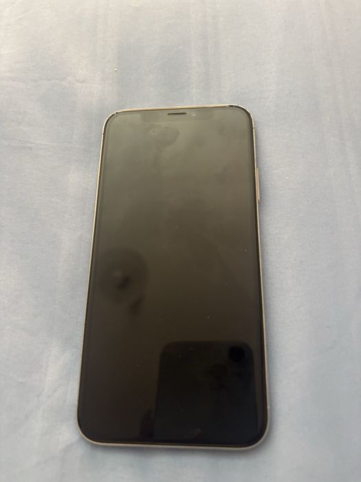 Iphone Xs работи