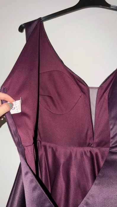 Rochie scurtă de ocazie/banchet din satin burgund / plum – ca nouă!