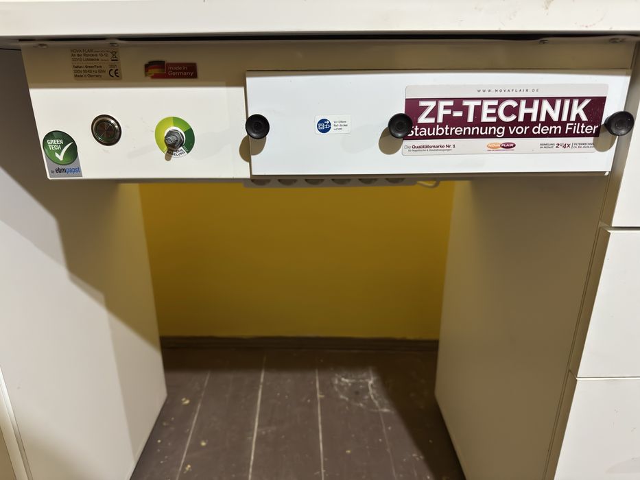 Aspirator de praf Taifun 1 si masa manichiura.