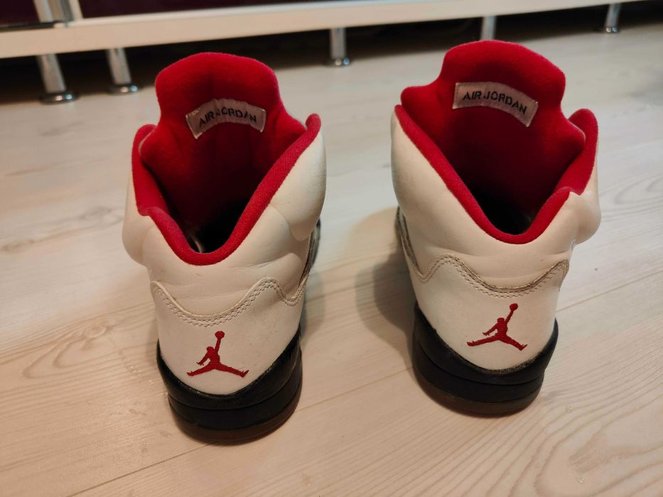 Nike Air Jordan 5 Retro 'Fire Red'