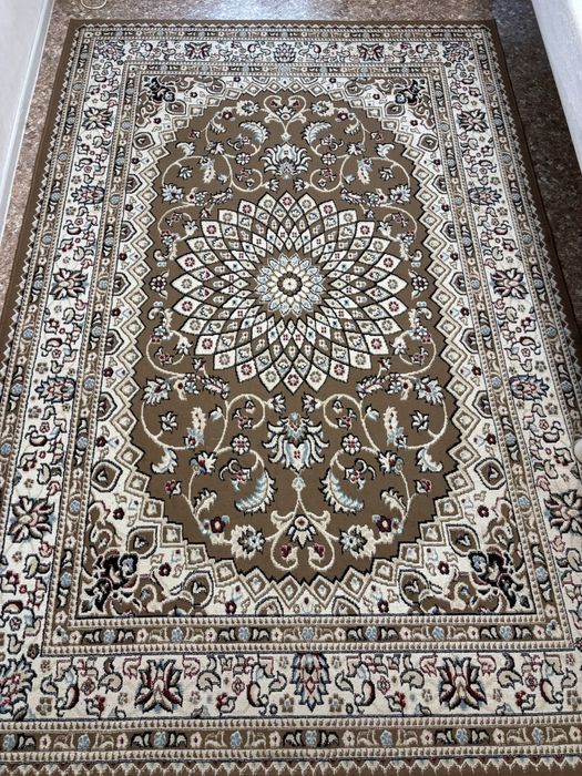 Продается ковер 2х3