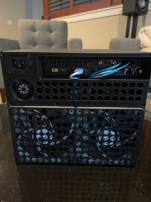 Carcasa NAS 8xBAY pentru pc-uri Lenovo ThinkCentre aka Tiny