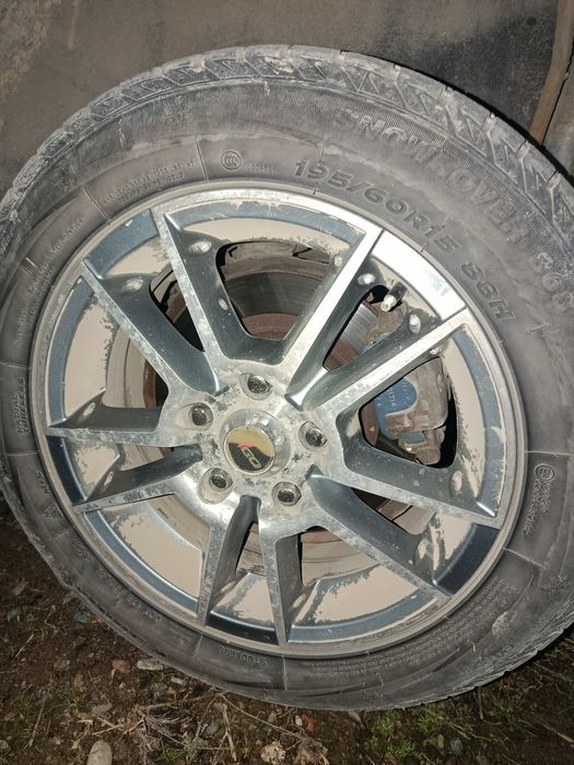 195/60/r 15 продам