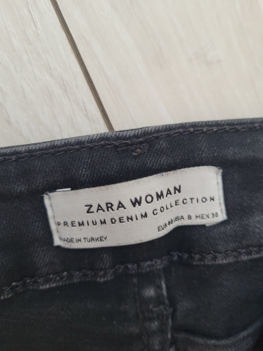 Blugi Zara rupti marime M-/40