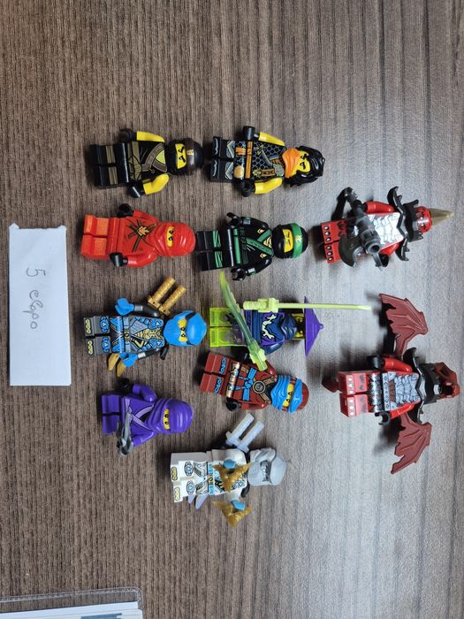 Лего нинджаго фигурки от различни години и сетове за продажба.