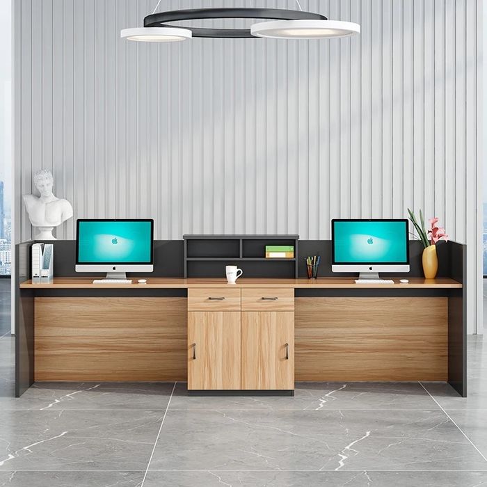 Ресепшн !/Resepshn!/ stol!.