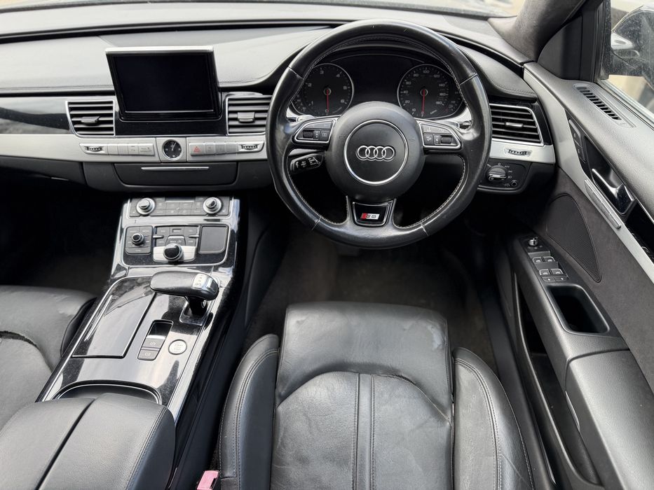 CITESTE ANUNTUL CU ATENTIE - AUDI A8 - 4H / D4 - 4.2 TDI QUATTRO - 4x4 - 2011 - Automat - Euro 5 - 350 CP - Xenon - Led - Inmatriculat in Romania -