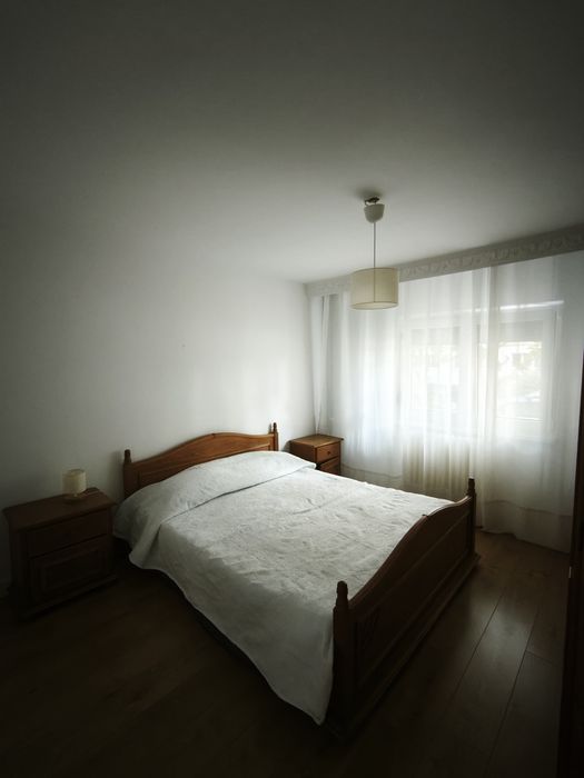 Închiriez apartament cu 3 camere in zona Nord/ Mall