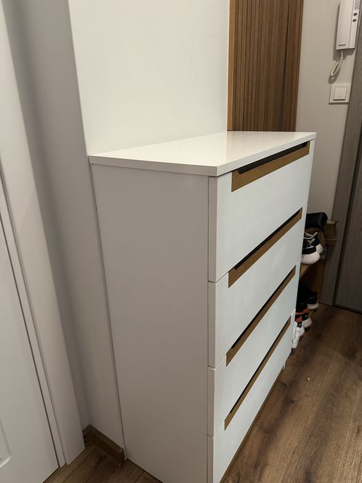 Скрин/шкаф поръчков