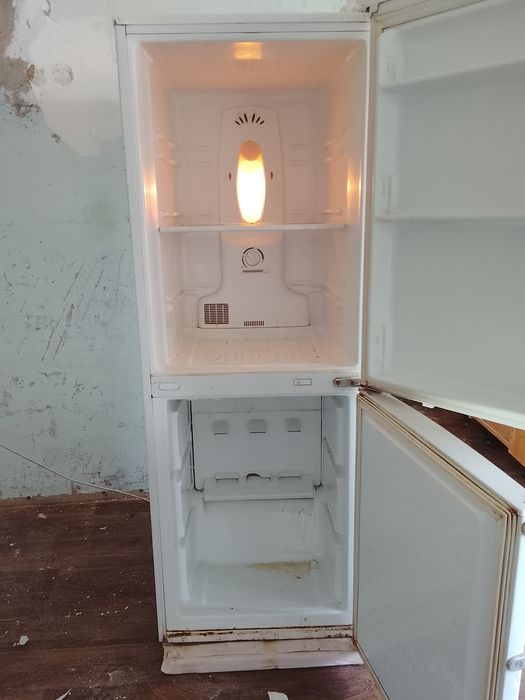 Продам рабочий холодильник