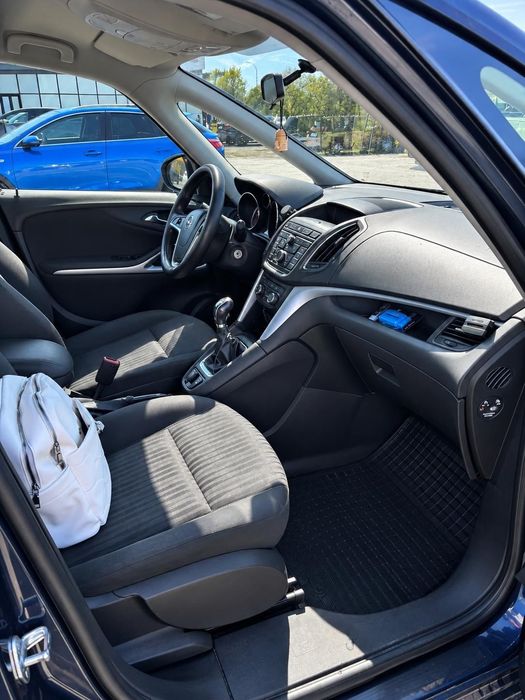 Opel Zafira Tourer 1.6 Turbo, с газова уредба
