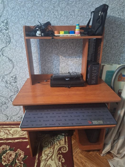 Компьютерный стол