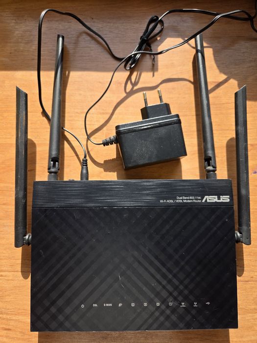 Модем с wifi ASUS DSL-AC55U