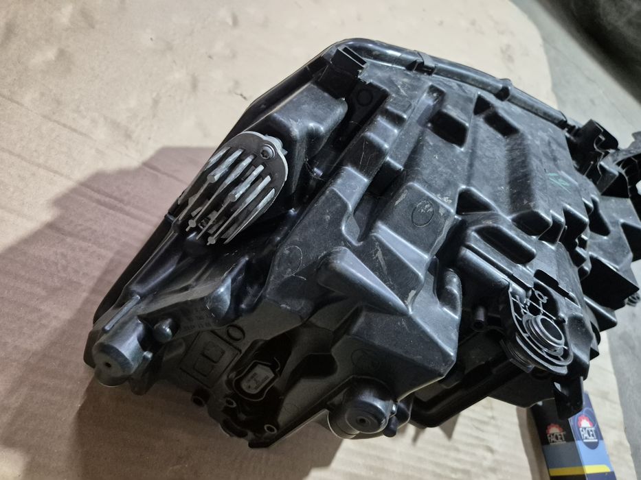 Десен фар SKODA Octavia IV full led 5E4 941 016 Шкода Октавия