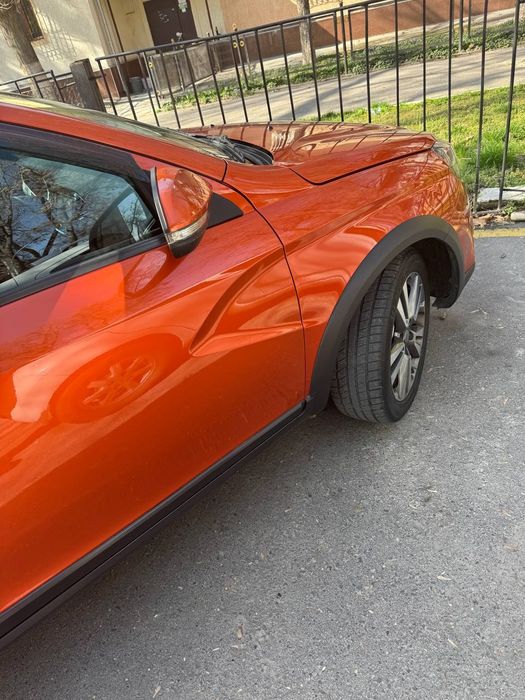 Продам Ладу Веста Кросс своя состояние идеальное 1.8 вариатор бензин