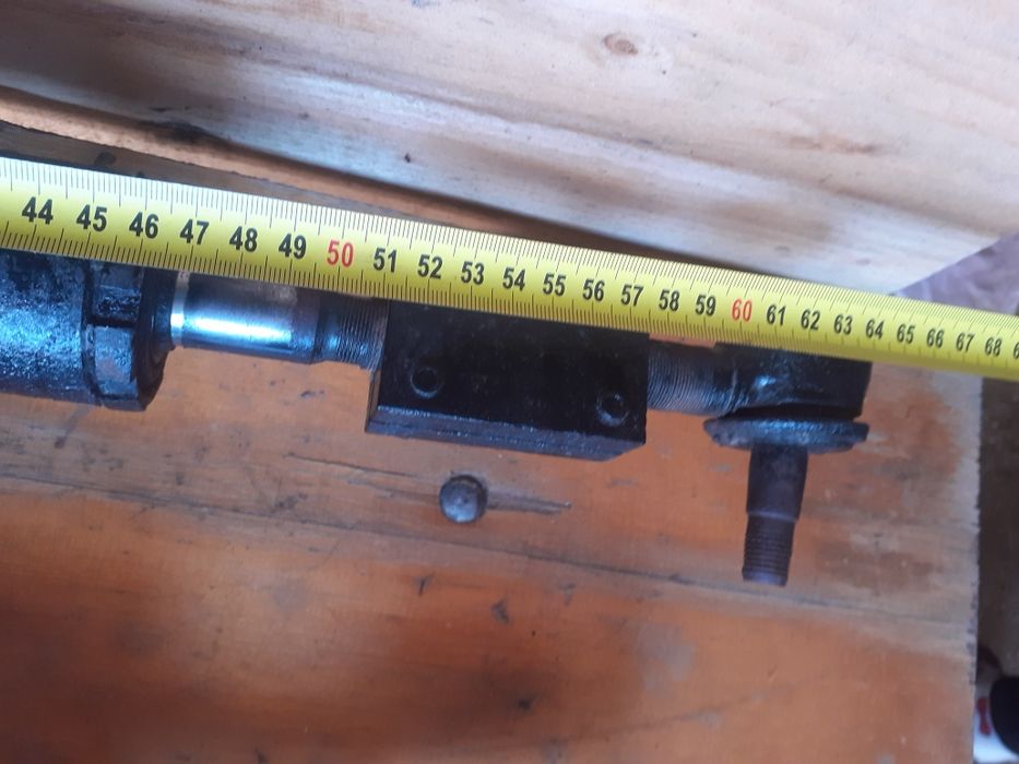 Vând cilindru de direcție