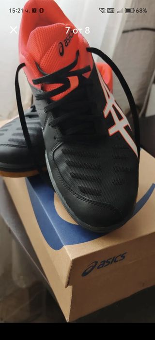 Продавам чисто нови спортни обувки,едни от най-красивите модели на Asi