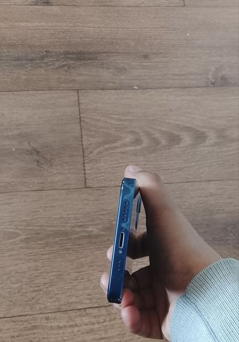 продам Iphone 12