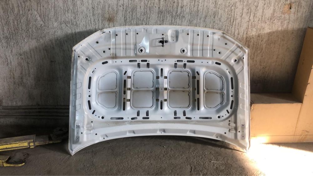 Капот на Hyundai Santa Fe