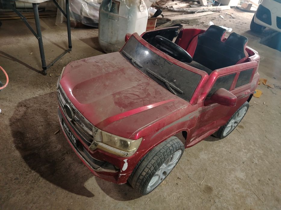 Детский электромобиль