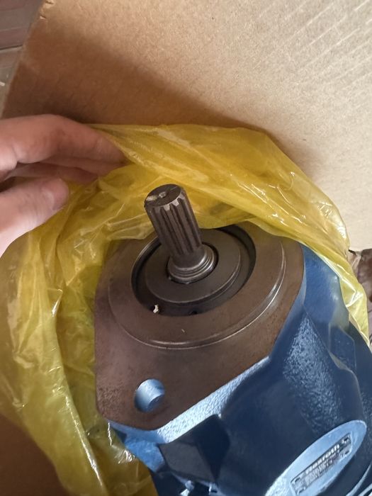 Hyundai 55W Volvo EW60C/E Gidra nasos Orginal Zavod