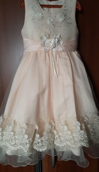 Продам платье на девочку 5-6 лет , синее 5-6 лет