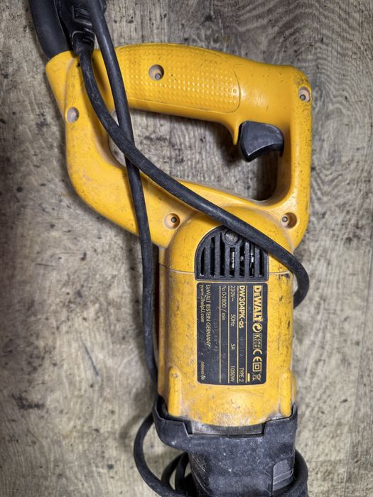 Dewalt Саблен Трион