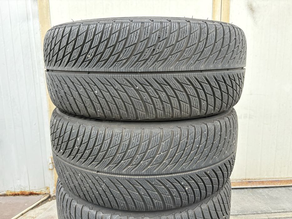 4бр Почти нови зимни гуми MICHELIN 245/40/19 DOT2522