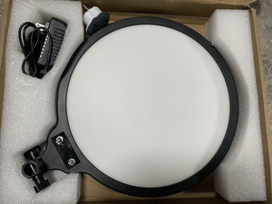 продам две лампы для освищения