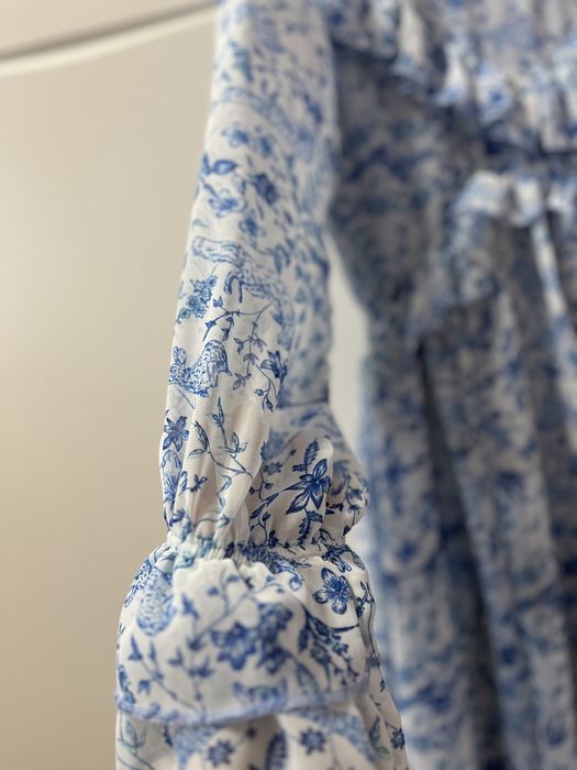 Rochie inflorata, cu maneca lunga