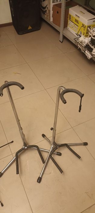 Пюпитер и стойки для гитар