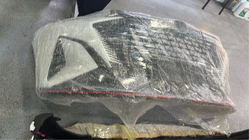 Бампер есть наличе