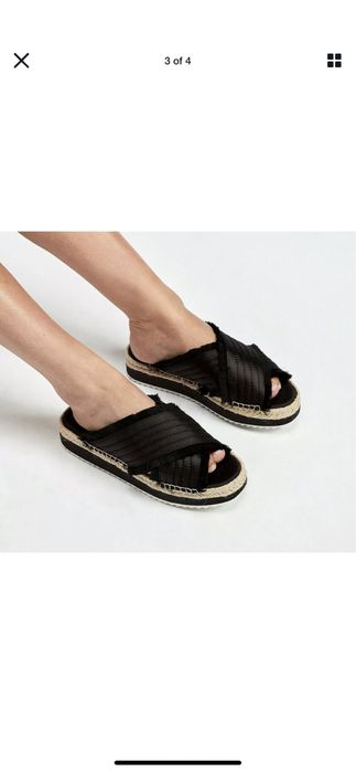 Нови чехли на платформа