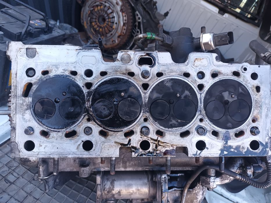 Dacia 1.5 dci 86 кс дюзи кутия глава