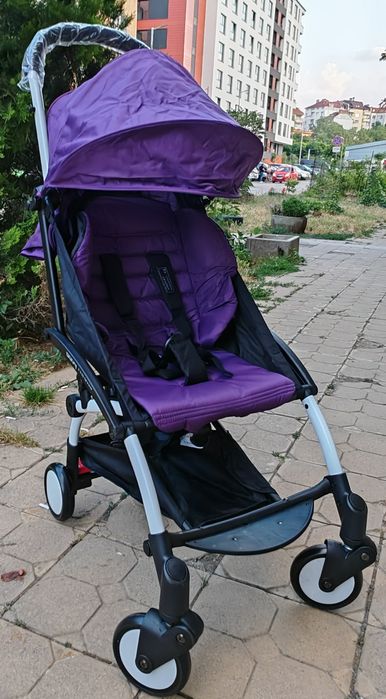 Нова олекотена сгъваема детска количка