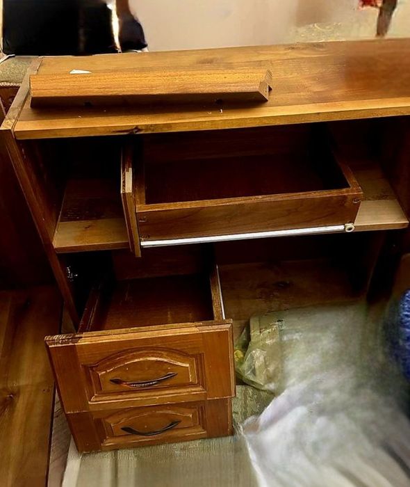 Мебель кухонная фасад  орех полностью .