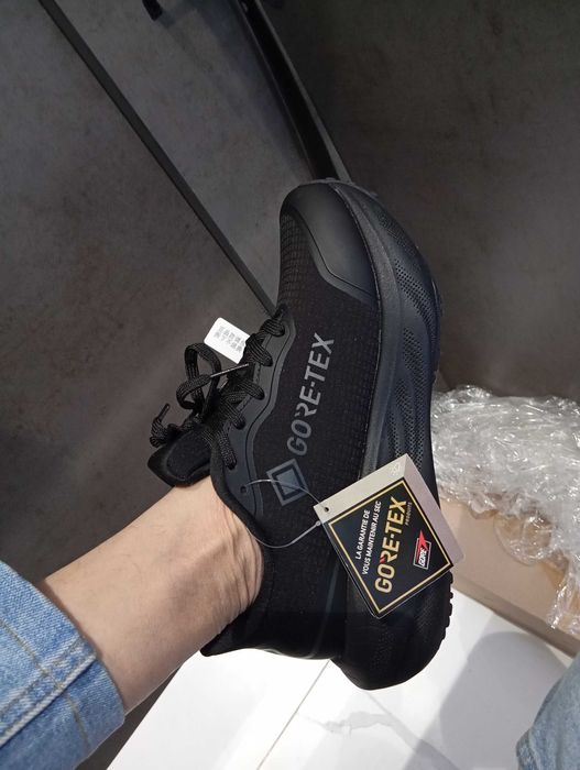 Термо кроссовки Gore-Tex, подошва Vibram, сезон осень-зима-весна, р 40